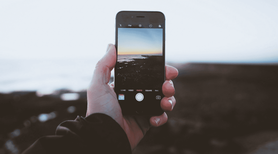 How to Make an Epic Road Trip Playlist You Won&#8217;t Get Tired Of