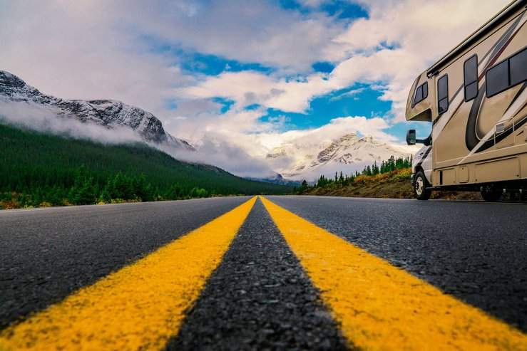 Cities That Travel the Furthest for the Holidays
